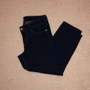 WHBM skinny leg denim crop length pants
